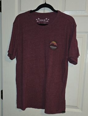 Hurley Maroon Short Sleeve Tee with‎ Sunset Emblem